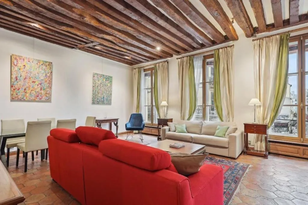 Marais Historical Center Parisian 3br *